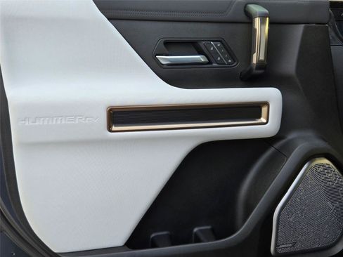 Used 2025 GMC Hummer EV 3X AWD/4WD image 25