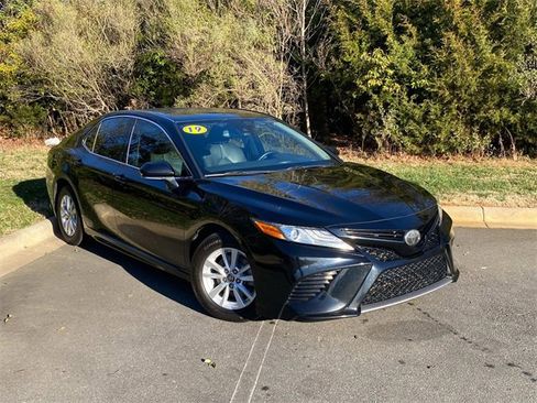 Used 2019 Toyota Camry XSE image 1