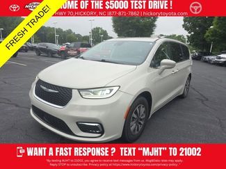 Used 2021 Chrysler Pacifica Touring-L FWD video 1