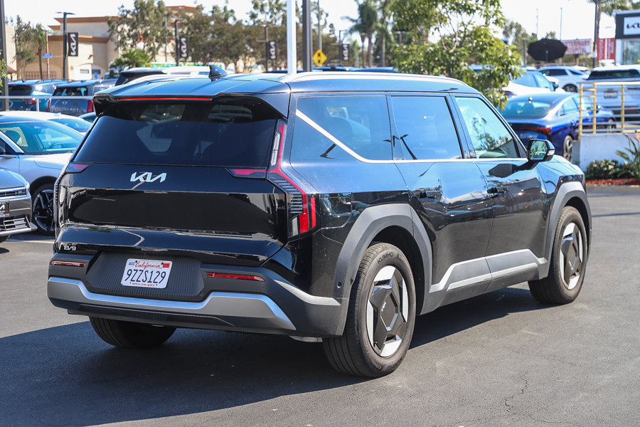 Used 2026 Kia EV9 Wind AWD/4WD image 6