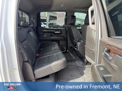 Certified 2024 GMC Sierra 1500 SLT w/ SLT Premium Plus Package AWD/4WD image 17