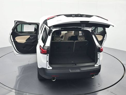 Used 2023 Chevrolet Traverse LT FWD image 46