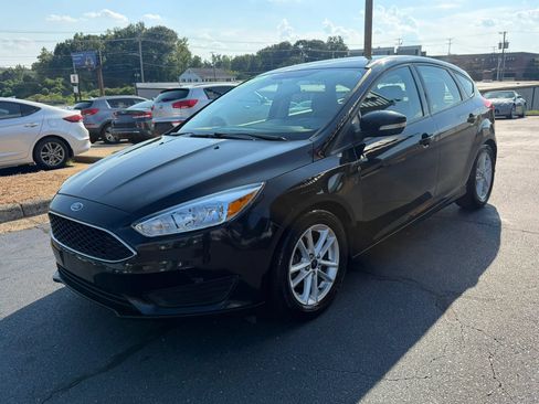 Used 2016 Ford Focus SE FWD image 3