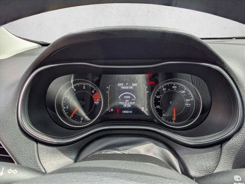 Used 2019 Jeep Cherokee Latitude w/ Popular Appearance Group AWD/4WD image 18