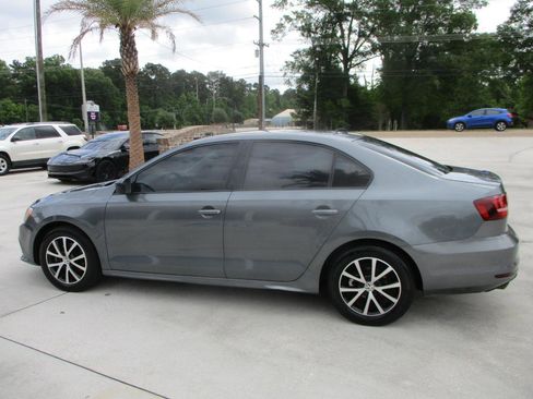 Used 2016 Volkswagen Jetta SE FWD image 8
