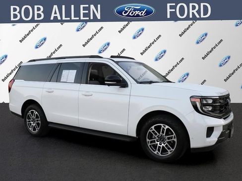 Used 2025 Ford Expedition Max Active AWD/4WD image 2