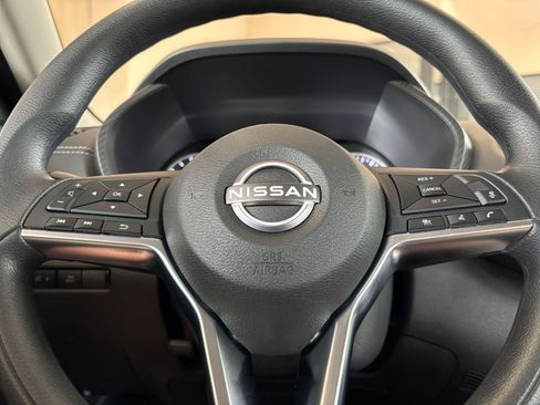 Used 2025 Nissan Sentra SV FWD image 25