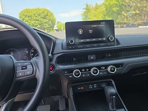 Used 2023 Honda CR-V EX image 17