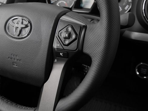 Used 2017 Toyota Tacoma TRD Sport w/ Premium & Technology Package AWD/4WD image 67