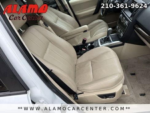 Used 2014 Land Rover LR2 HSE image 10