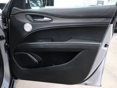Used 2023 Alfa Romeo Stelvio Ti image 21