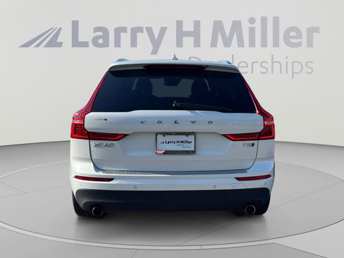 Used 2021 Volvo XC60 T5 Momentum w/ Advanced Package AWD/4WD image 4