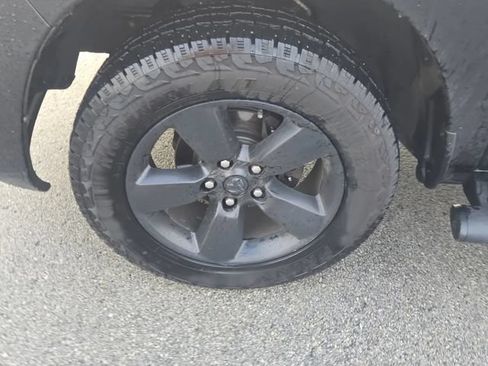 Used 2018 RAM 1500 Express w/ Black Ram 1500 Express Group AWD/4WD image 6