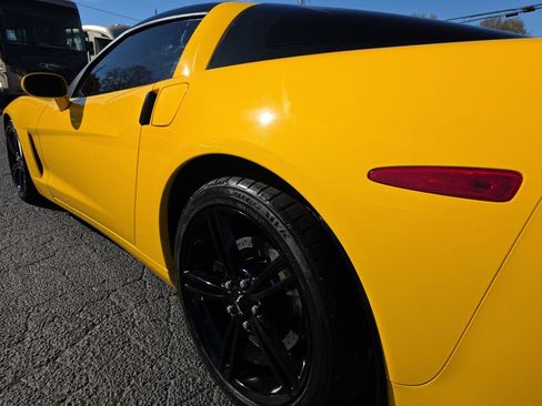 Used 2005 Chevrolet Corvette Coupe w/ Performance Handling Package image 36