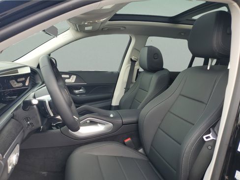 Certified 2026 Mercedes-Benz GLS 450 4MATIC image 22