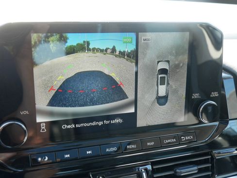 New 2025 Nissan Pathfinder Platinum image 10