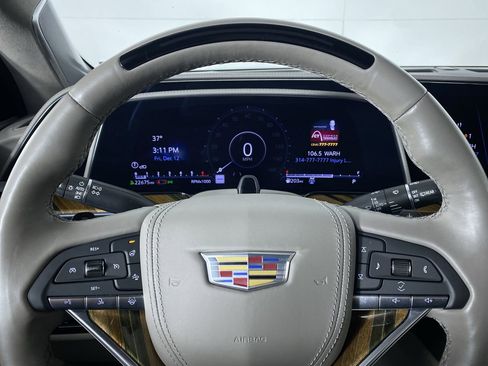 Certified 2023 Cadillac Escalade Sport Platinum image 3