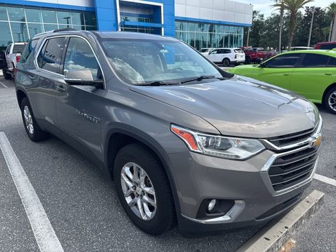Used 2018 Chevrolet Traverse LT FWD image 3