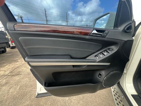 Used 2012 Mercedes-Benz GL 450 4MATIC image 29