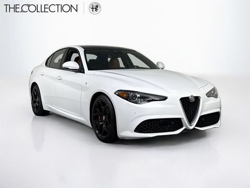 Used 2022 Alfa Romeo Giulia Ti RWD image 7