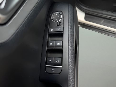 Used 2023 Kia Soul S FWD image 16