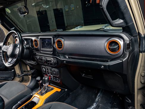 Used 2020 Jeep Gladiator Mojave w/ LED Lighting Group image 16