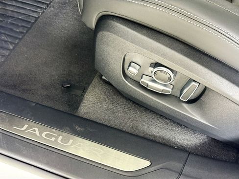 Used 2025 Jaguar F-PACE R-Dynamic S image 18