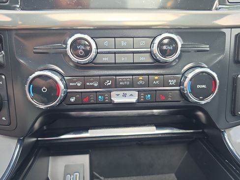 Used 2024 Ford F150 Lariat AWD/4WD image 30