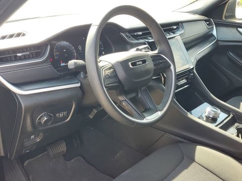 Used 2024 Jeep Grand Cherokee L Laredo AWD/4WD image 15