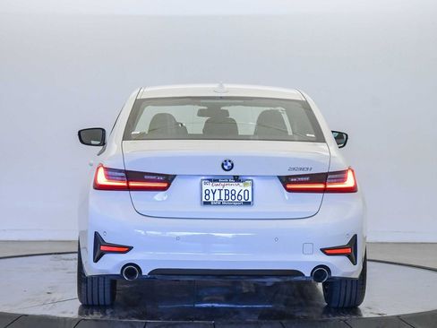 Used 2022 BMW 330i Sedan w/ Driving Assistance Package image 3