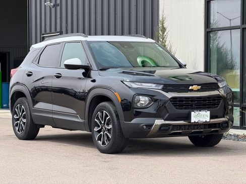 Used 2021 Chevrolet TrailBlazer ACTIV w/ Sun and Liftgate Package image 3