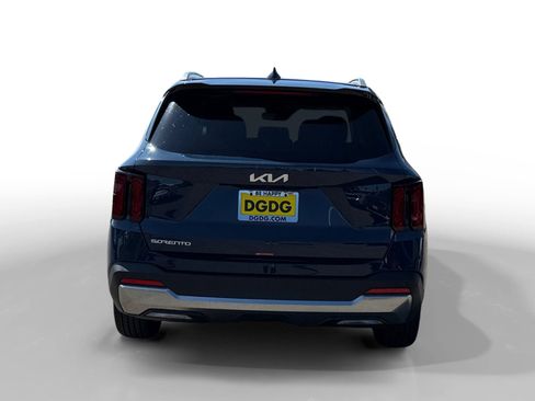 New 2026 Kia Sorento S w/ S Panoramic Sunroof Package image 4