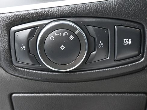 Used 2021 Ford Edge SE image 21