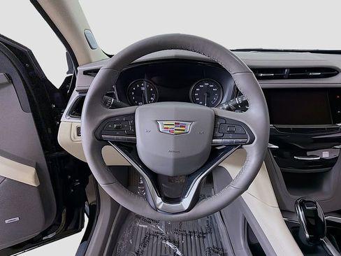 Used 2024 Cadillac XT6 Premium Luxury w/ Technology Package AWD/4WD image 37
