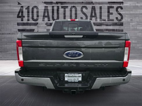 Used 2017 Ford F250 Lariat w/ Lariat Value Package AWD/4WD image 4