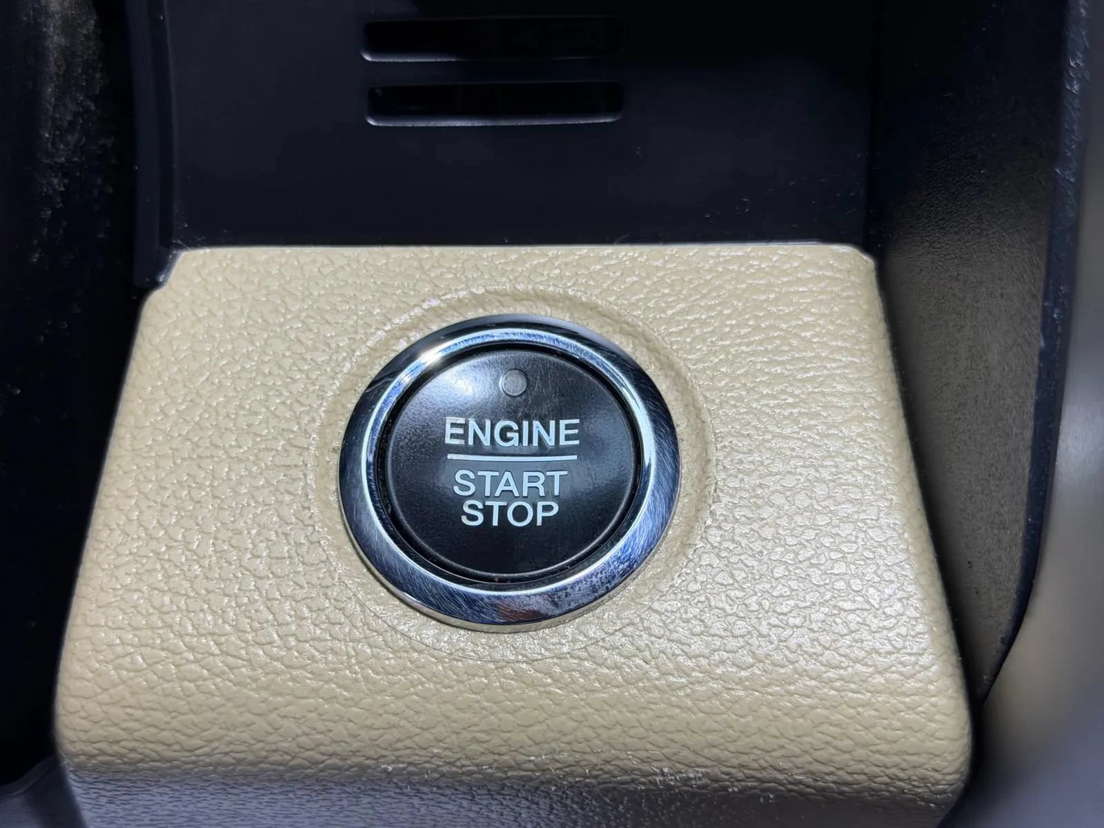 Used 2015 Ford F150 Lariat w/ Equipment Group 501A Mid AWD/4WD image 32