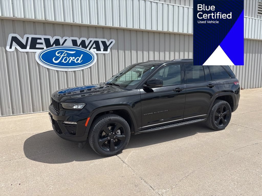 Used 2024 Jeep Grand Cherokee Limited w/ Luxury Tech Group II AWD/4WD image 1