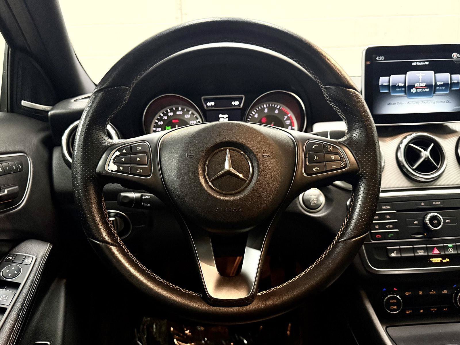 Used 2016 Mercedes-Benz GLA 250 image 24