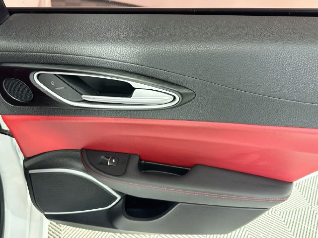 Used 2018 Alfa Romeo Giulia RWD image 25