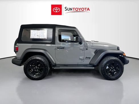 Used 2022 Jeep Wrangler Sport AWD/4WD image 2