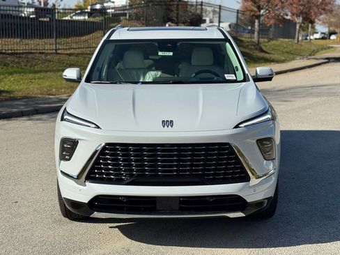 New 2026 Buick Enclave Avenir w/ Super Cruise Package image 8