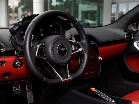 Used 2025 McLaren Artura Spider RWD image 55