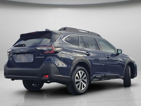 Used 2025 Subaru Outback Premium image 25