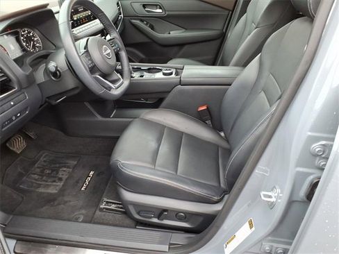 Used 2023 Nissan Rogue SL w/ SL Premium Package image 13
