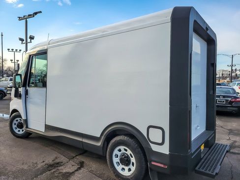 Used 2025 Chevrolet Brightdrop 400 image 6