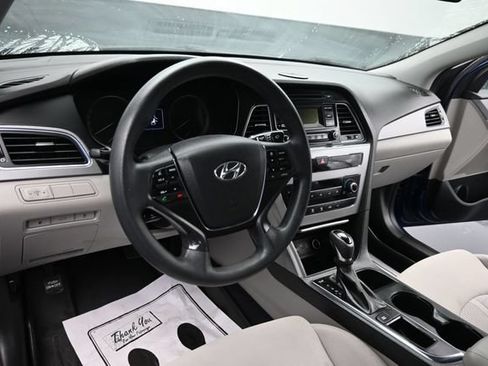 Used 2017 Hyundai Sonata SE FWD image 13