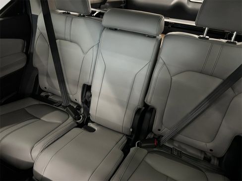 New 2025 Honda Pilot Touring image 13