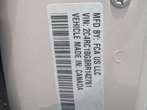 Used 2024 Chrysler Pacifica Touring-L FWD image 20
