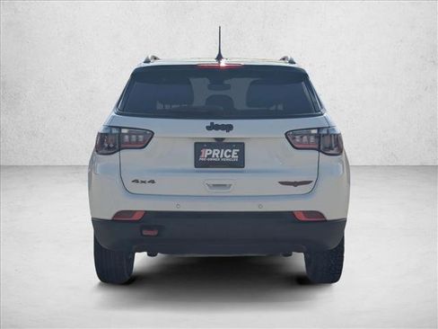 Used 2025 Jeep Compass Trailhawk AWD/4WD image 7