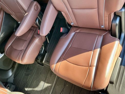 Used 2021 Buick Enclave Avenir w/ Avenir Technology Package image 29